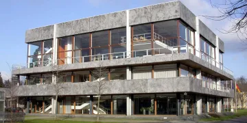 Court case via internet chat