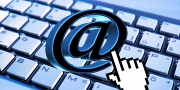 Privacy/Ex-employee and the use of a catch-all email 3 Privacy/Ex-employee and the use of a catch-all email