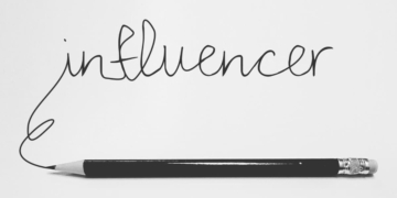 Dual representation at influencer agencies - a legal minefield? 9 Frankfurt district court a.M. softens influencer jurisdiction