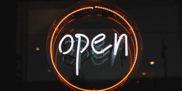 Aussage „Neueröffnung“ erfordert tatsächliche Schließung