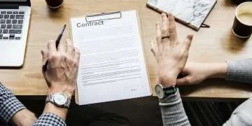 Nie, Nie, Nie einen Vertrag ohne Rechtsanwalt unterschreiben