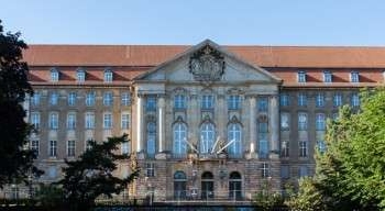 Kammergericht zu Unterlassungspflichten bei Handlungen Dritter