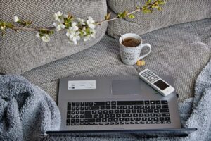 Profile 10 home office 4980353 1280