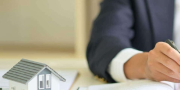 lawyers are advising clients about real estate law 2021 08 27 09 31 04 utc