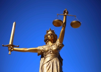 Streamer mit Pseudonym: Klage gegen Unbekannt?