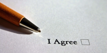 Should a software developer as contractor inform his client about the application of Scrum? 3 Should a software developer as contractor inform his client about the application of Scrum?