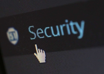 Risiken bei der Nutzung und beim Anbieten von No-Code Plattformen als SaaS 10 Risiken bei der Nutzung und beim Anbieten von No-Code Plattformen als SaaS